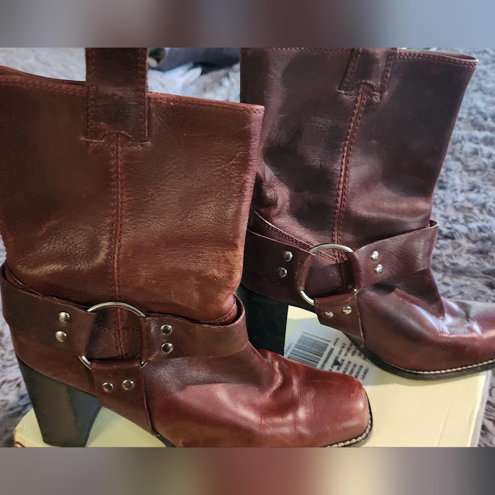 Women's Burgundy Leather Heeled Boots - Picture 8 of 9